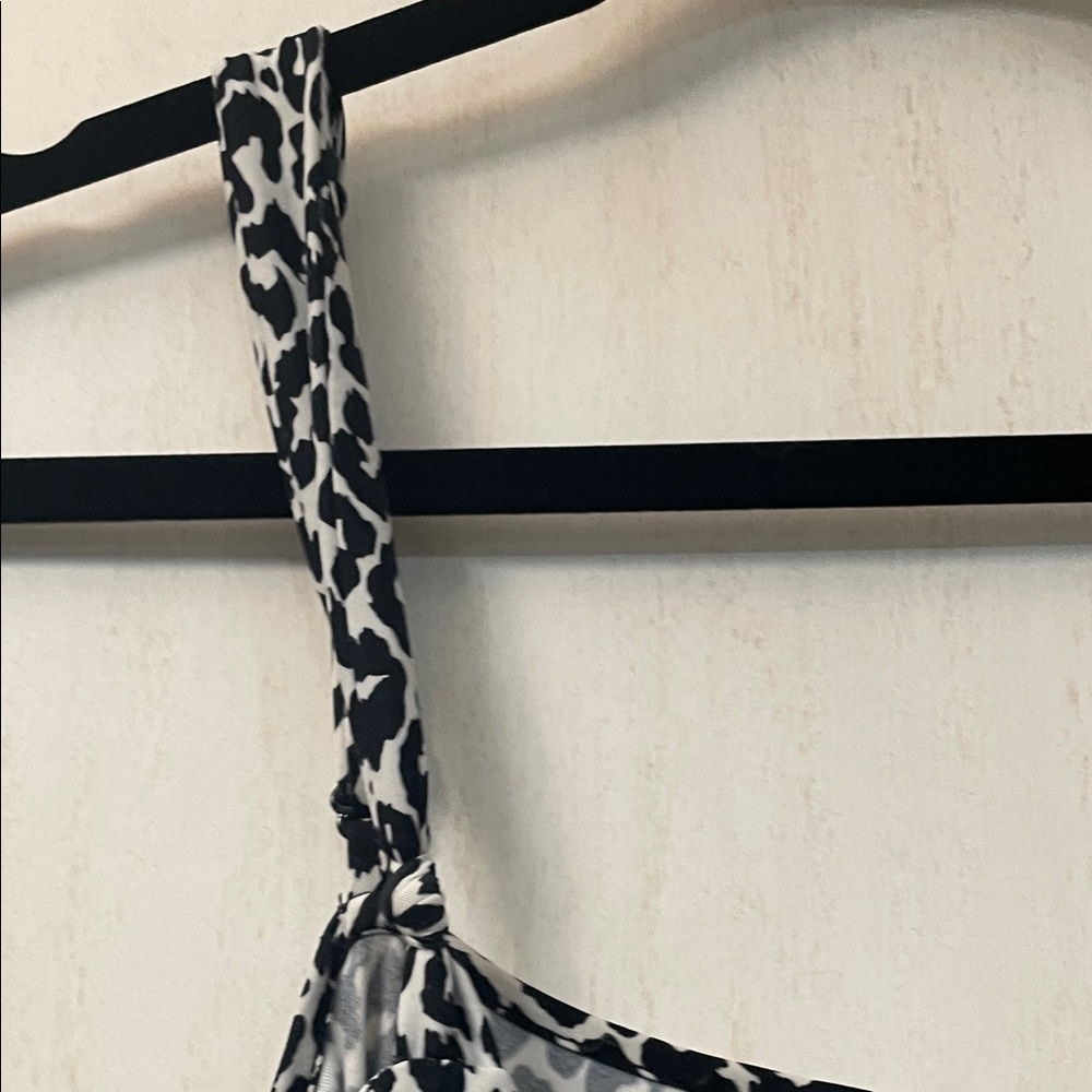 Gilligan & O'Malley Black and White Leopard print negligee - Picture 7 of 9